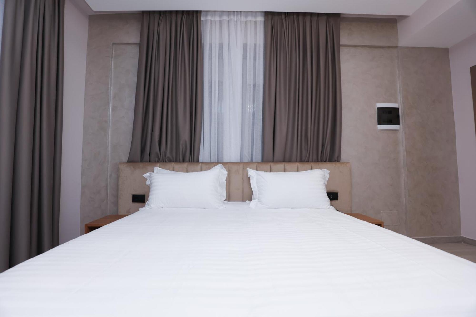 Residence Inn Hotel ティラナ エクステリア 写真